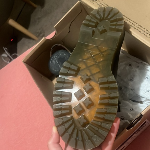 Dr. Martens brown boots - Picture 3 of 5